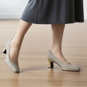 Stuart Weitzman Gold Textured Square Toe Block Heel Pumps Women's Size 8 B